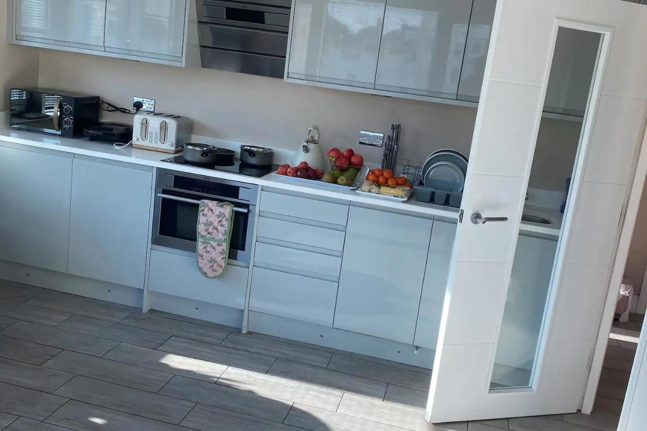 Beautiful Apartment Very Close To The Beach ブライトン エクステリア 写真